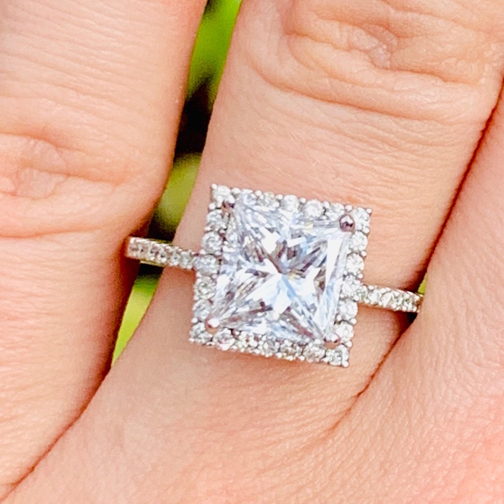 Meet your Posher, Nayara